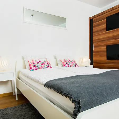 Towarowa Erapartments 公寓 *